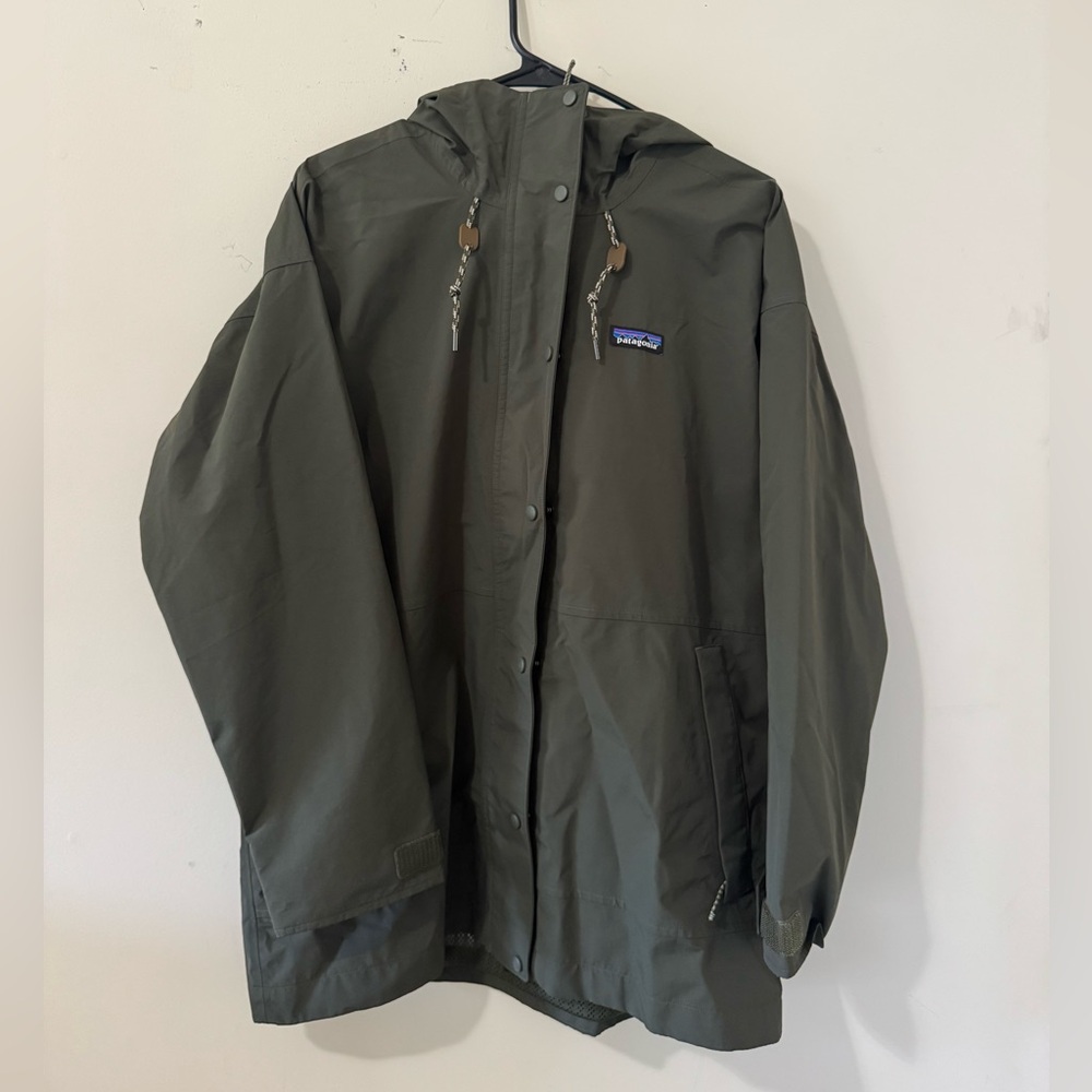 Patagonia Womens Everyday Outdoor Rain Jacket